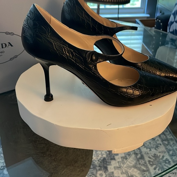 Prada slightly worn and well cared for heels - Picture 2 of 5